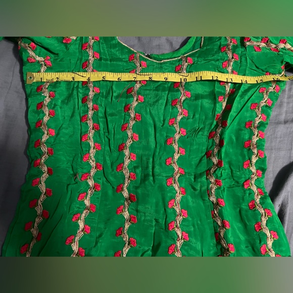 Brand new, salwar suit with Banarasi dupatta,pure fabric with embroidery - Picture 9 of 13